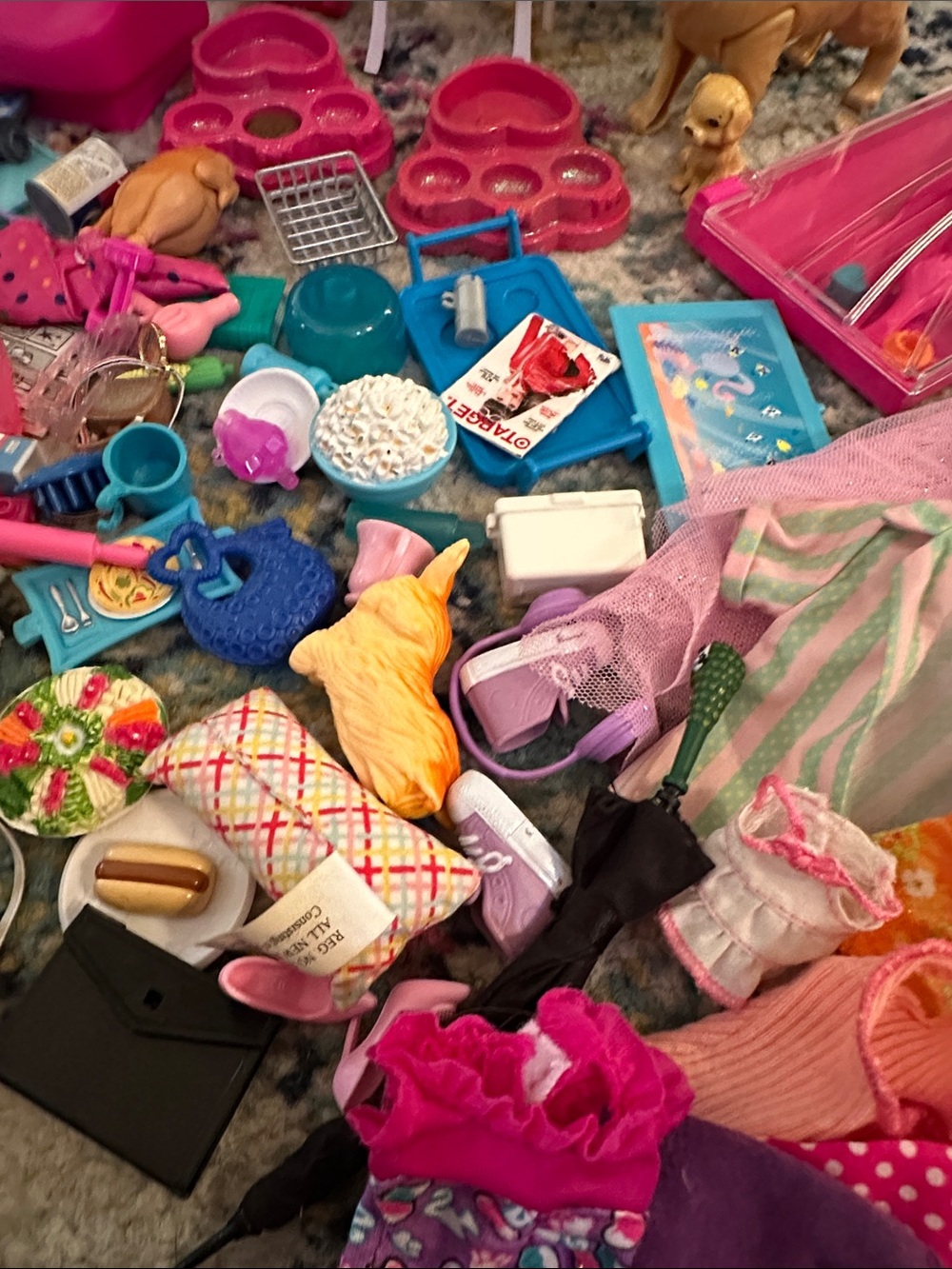 Mattel Barbie Doll Accessory and Clothing Lot - Picture 8 of 9
